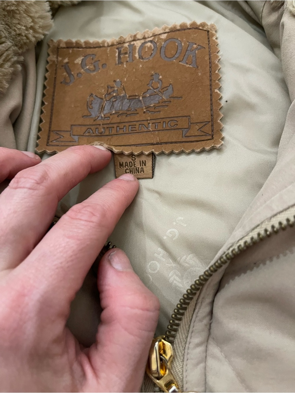 J.G. Hook Quilted Coat Womens Faux Fur Hood Beige Jacket Vintage Gold Hardware - Picture 6 of 10